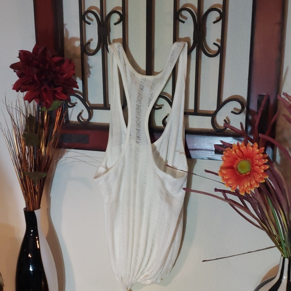 American Eagle Outfitters Tanks. All 3 for $8!🖤 - Picture 4 of 4